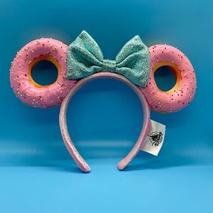 Doughnut Minnie ears NWOT